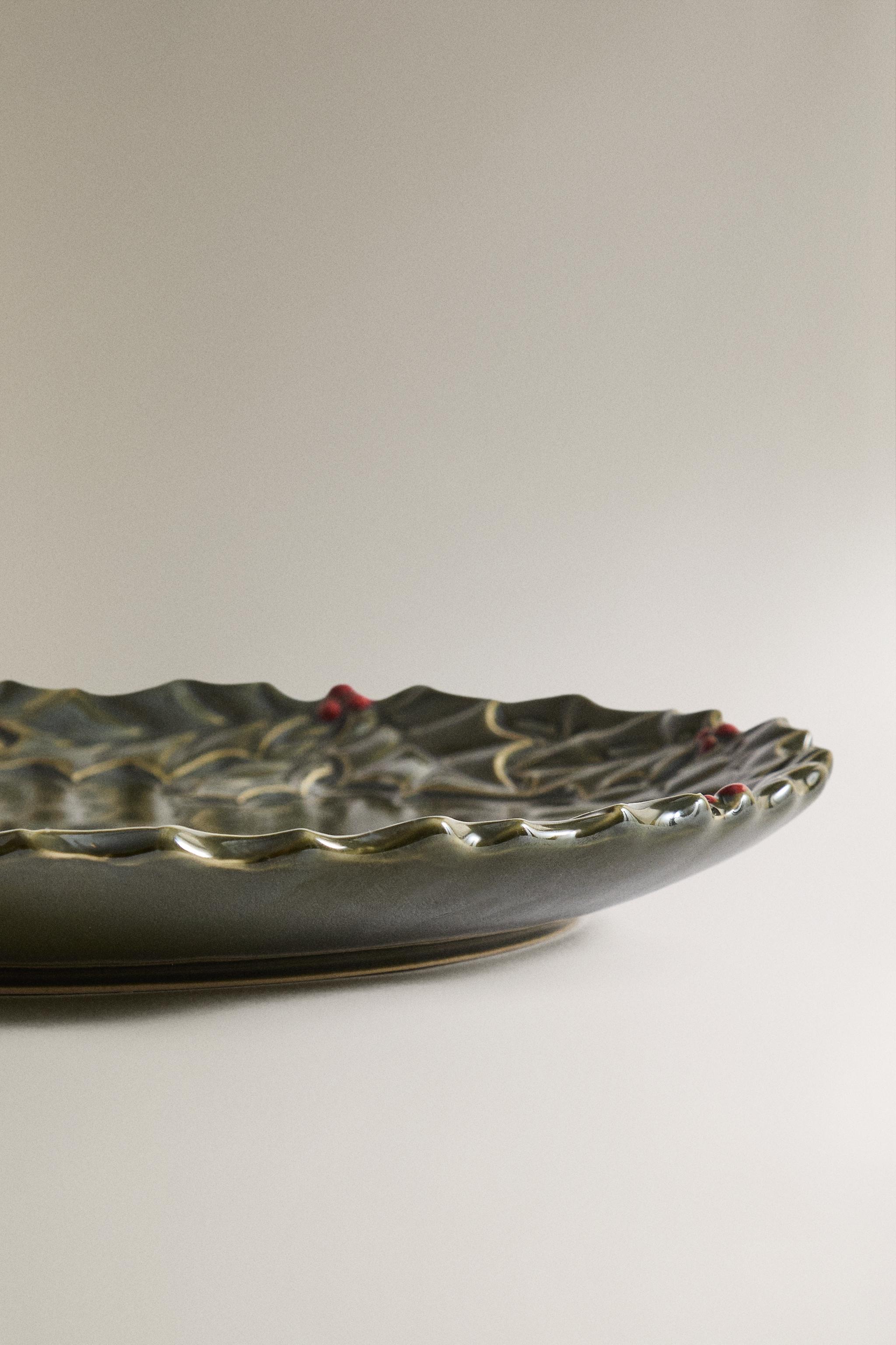 CHRISTMAS PORCELAIN HOLLY LEAF SERVING DISH